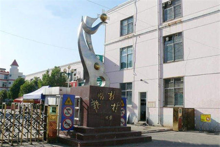 东平急售紧邻百货大楼附近送车位和储藏室送家具家电